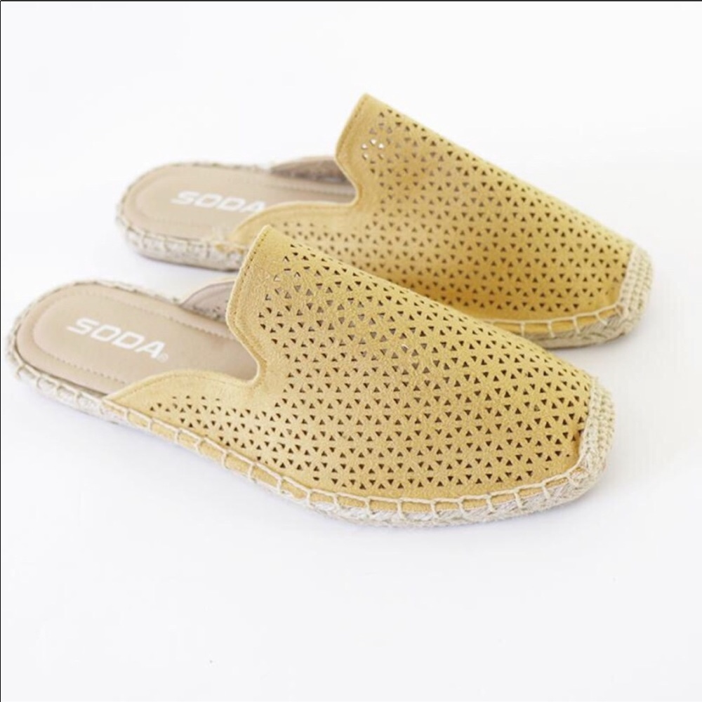 Beautiful shoes, - Picture 2 of 2